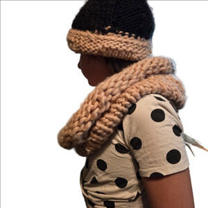 Kids' Knit Hat and Scarf Set - Black and Tan